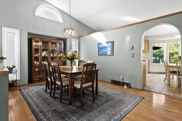 33 Sun Harbour WAY SE, Calgary, AB T2X 3C6