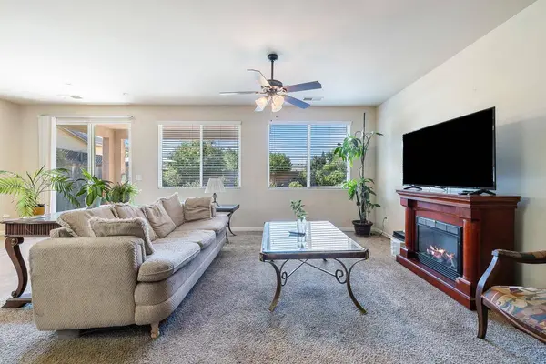 668 Whitmore Avenue, Clovis, CA 93619