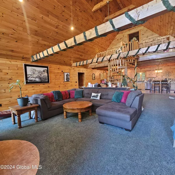 510 S Shore Road, Edinburg, NY 12134