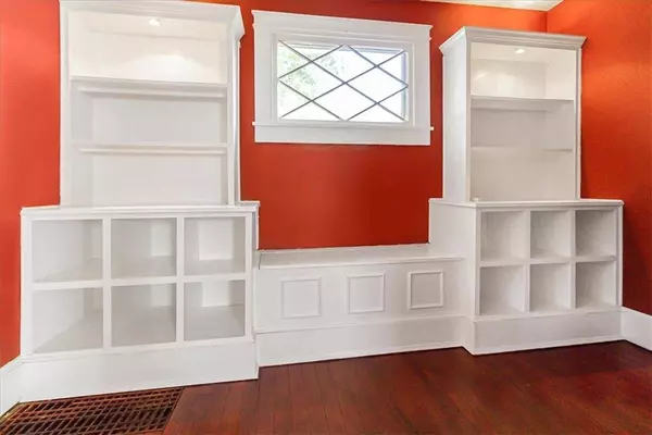 424 Grover ST, Warrensburg, MO 64093