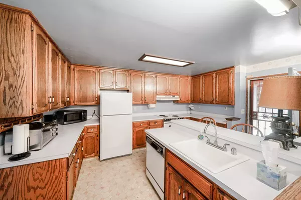 4619 E El Monte Way, Fresno, CA 93702