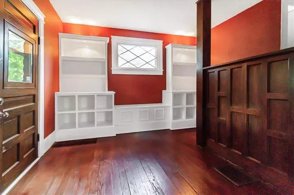 424 Grover ST, Warrensburg, MO 64093