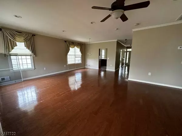 30 Benjamin St, Franklin Twp., NJ 08873