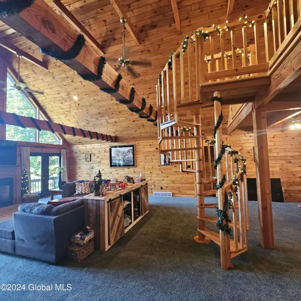 510 S Shore Road, Edinburg, NY 12134