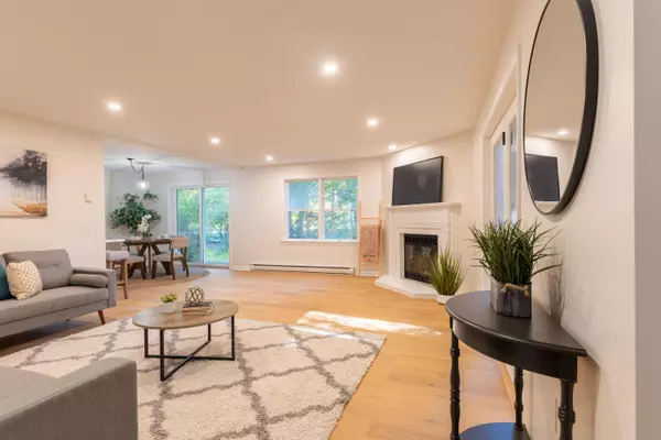 6 Settlers CT #303, Portland, ME 04103