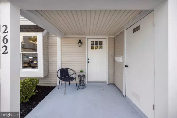 262 GRISSCOM CT, Marlton, NJ 08053