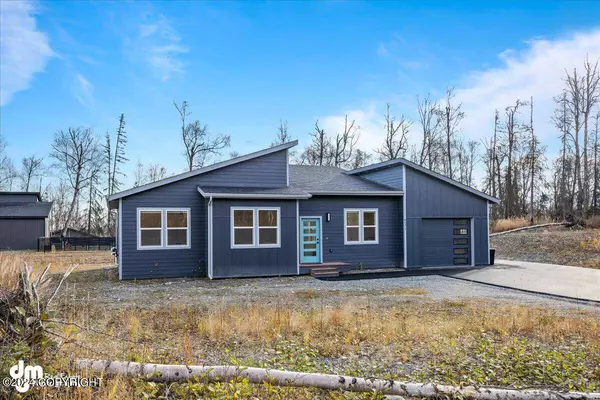 6271 S Hallie DR, Wasilla, AK 99623