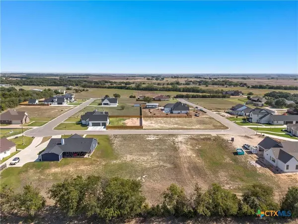 28 Pareya CIR, West, TX 76691
