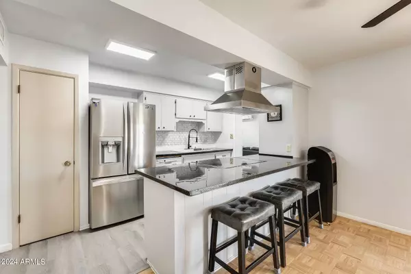 4315 W CHOLLA Street, Glendale, AZ 85304