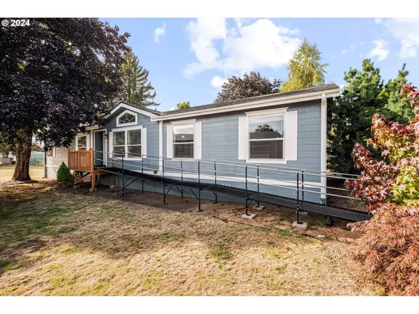 18780 CENTRAL POINT RD, Oregon City, OR 97045