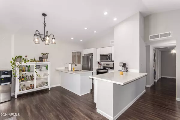 35 W CONCORDA Drive #102, Tempe, AZ 85282