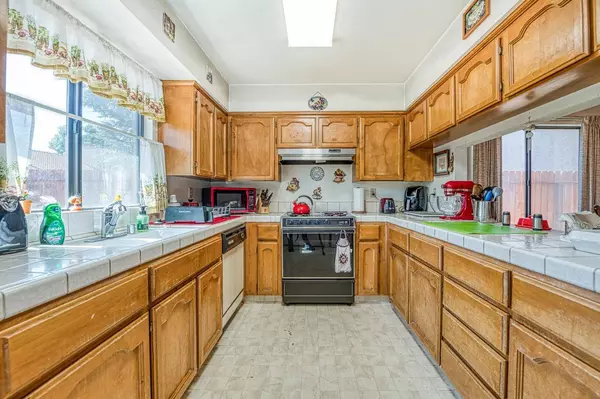 3653 W Robinson Avenue, Fresno, CA 93722