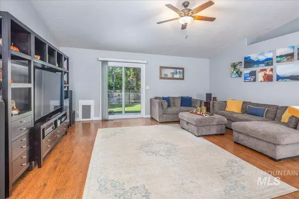 1383 N Tasavol Ave, Kuna, ID 83634