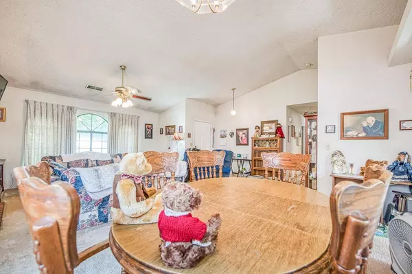 3653 W Robinson Avenue, Fresno, CA 93722