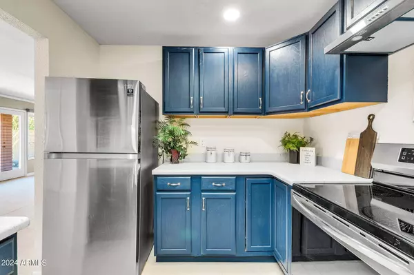 12004 S Crow Court, Phoenix, AZ 85044