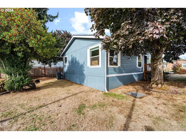 18780 CENTRAL POINT RD, Oregon City, OR 97045