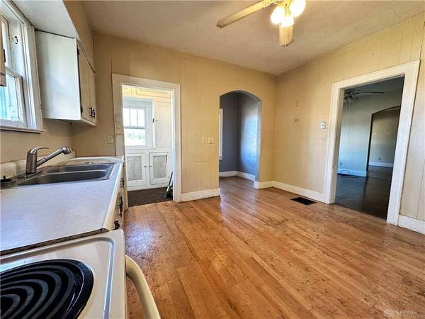 150 N Kensington Place, Springfield, OH 45504