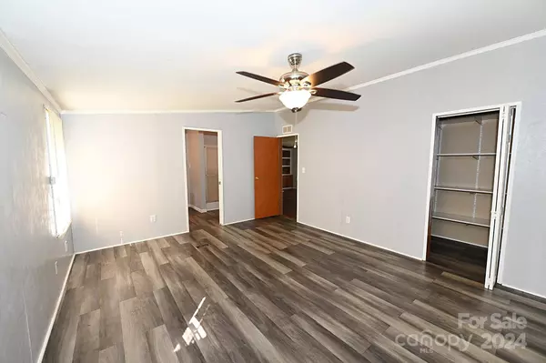 103 E Trace DR, Newton, NC 28658