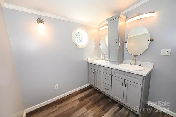 103 E Trace DR, Newton, NC 28658