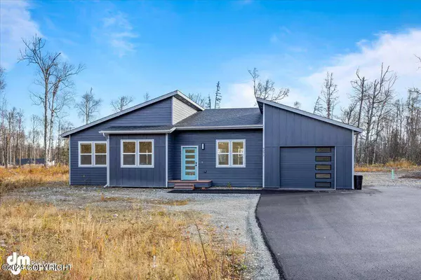 6271 S Hallie DR, Wasilla, AK 99623