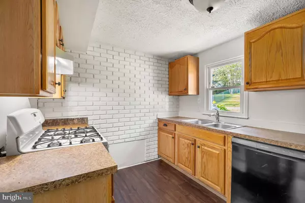 4619 EVANSDALE RD, Woodbridge, VA 22193