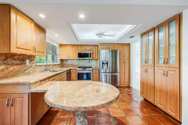 9780 SW 103 Ave Rd, Miami, FL 33176