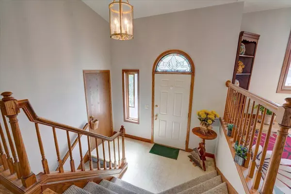 787 Ridge View Lane, Oregon, WI 53575