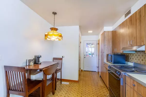 319 N Green ST, Carpentersville, IL 60110