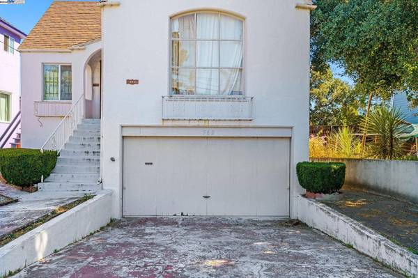 562 Montclair Ave, Oakland, CA 94606