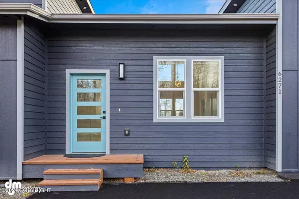 6271 S Hallie DR, Wasilla, AK 99623