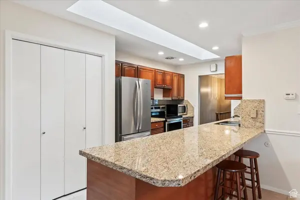 5968 S VILLAGE THREE RD E, Salt Lake City, UT 84121