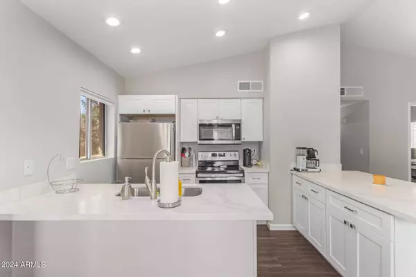 35 W CONCORDA Drive #102, Tempe, AZ 85282