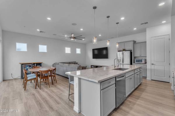 1524 E DUBLIN Street, Gilbert, AZ 85295