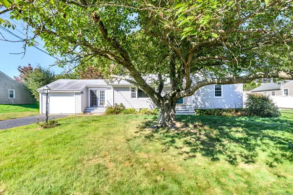 271 Bridgeview Place, Stratford, CT 06614