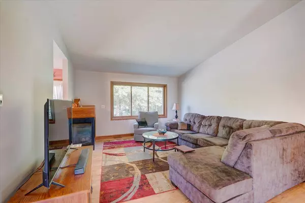 787 Ridge View Lane, Oregon, WI 53575