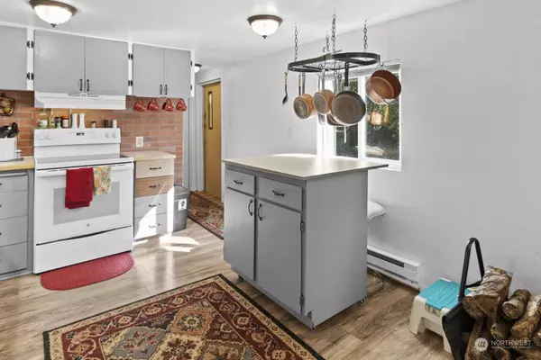 1022 Juniper ST, Grayland, WA 98547