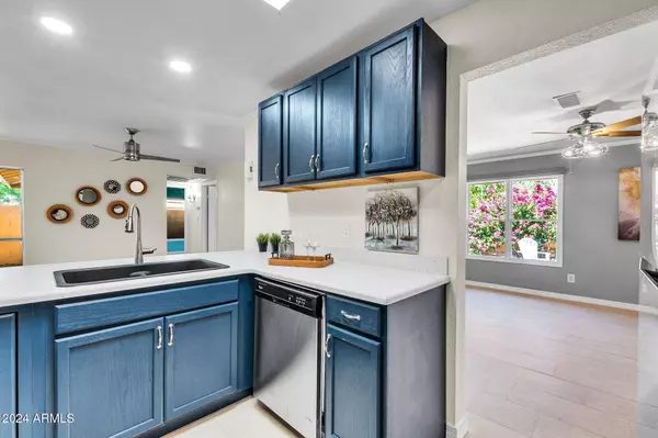 12004 S Crow Court, Phoenix, AZ 85044