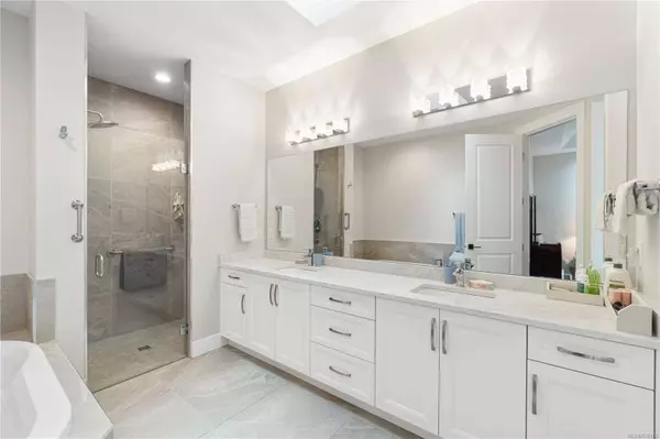 1036 Brookfield Cres, Parksville, BC V9P 0E3