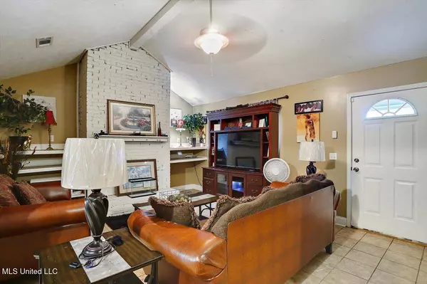 5526 Dogwood Trail, Jackson, MS 39212