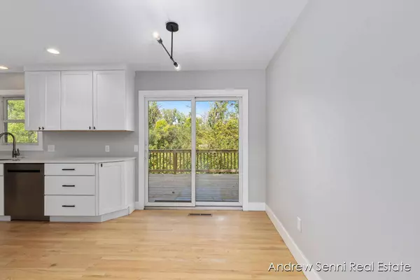 1261 3 Mile NE Road, Grand Rapids, MI 49505