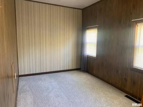 918 W JEFFERSON ST, Pittsfield, IL 62363