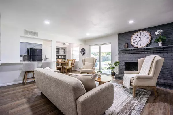 5415 Fox Hill Lane, Dallas, TX 75232