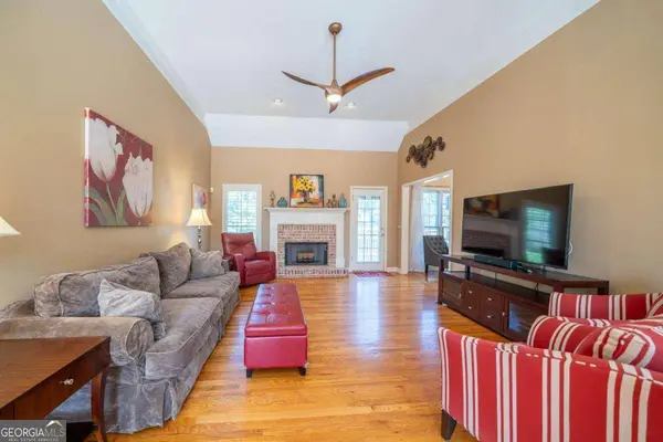 25 Hampton LN, Cartersville, GA 30120