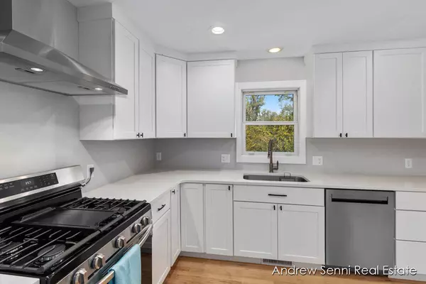 1261 3 Mile NE Road, Grand Rapids, MI 49505