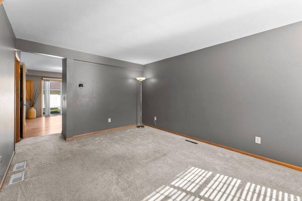 629 Marshall AVE, Saint Paul, MN 55104