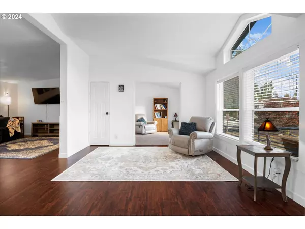 18780 CENTRAL POINT RD, Oregon City, OR 97045