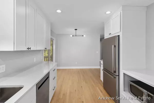 1261 3 Mile NE Road, Grand Rapids, MI 49505