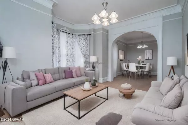 601 5TH ST S, Grand Forks, ND 58201