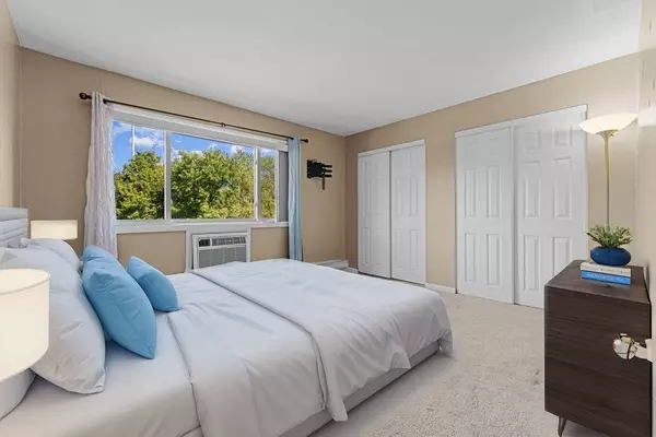 12715 La Crosse AVE #303, Alsip, IL 60803