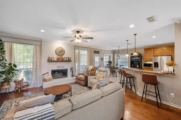 4216 Treehaven Court, Arlington, TX 76016